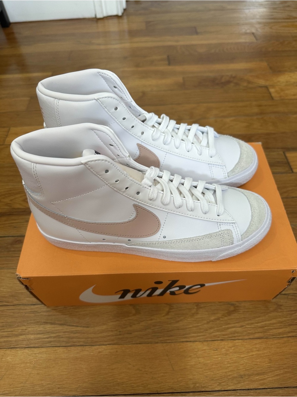 *Slightly Used* Nike Blazer Mid Women White Pink (CZ1055-118) Size 9.5W